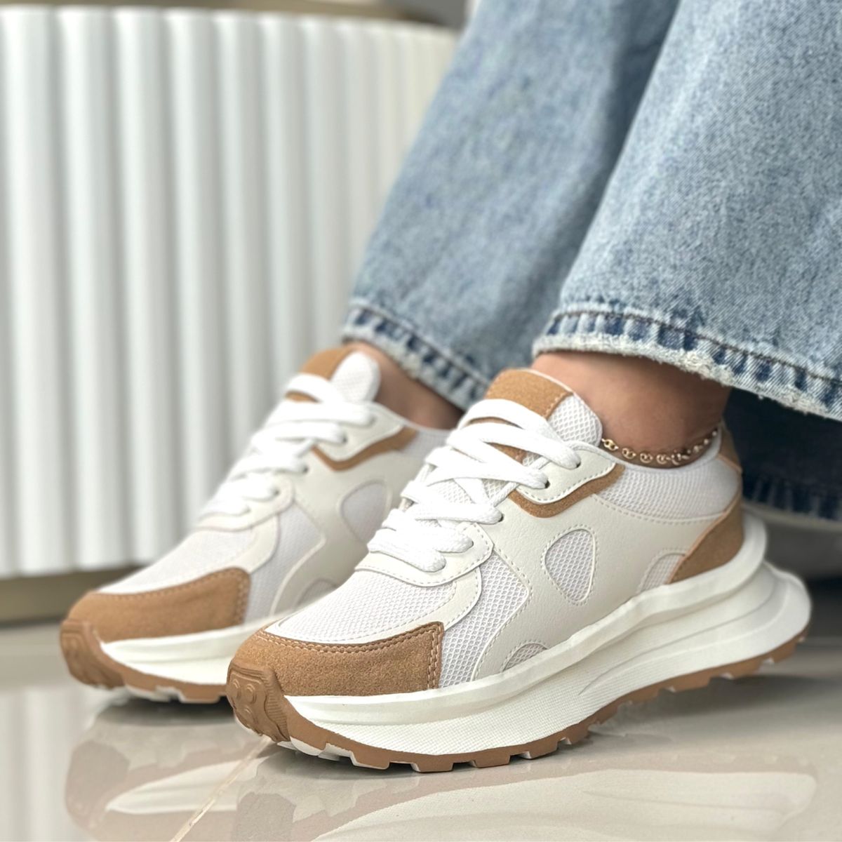 Tenis Hermoso Deportivo